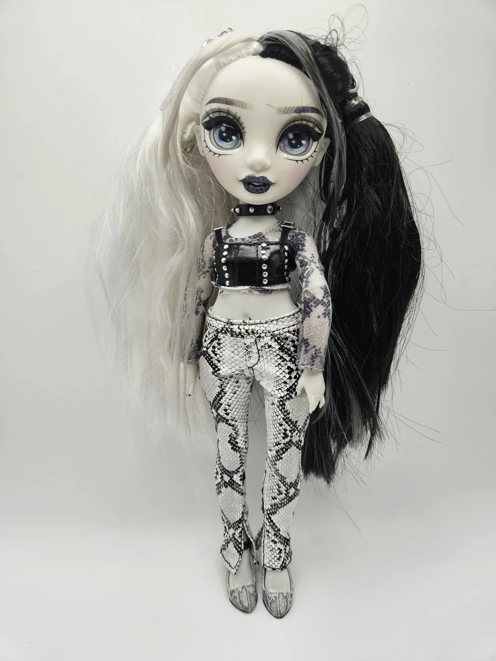 Rainbow High Shadow High Series 1 Heather Grayson Fashion Doll MGA Entertainment